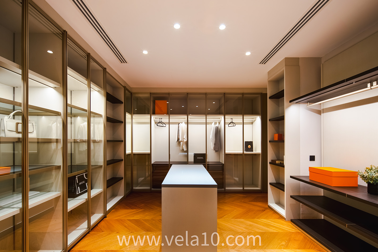 closet-vela10-1 closet-vela10-1